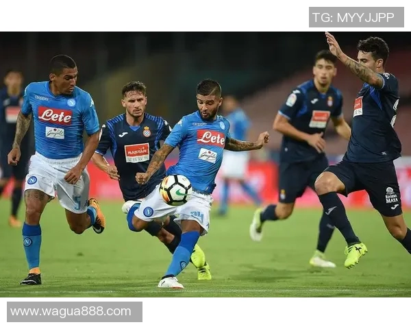 足球球服号码的意义与选择技巧解析助你成为球场上的明星 足球球服号码的意义与选择技巧解析助你成为球场上的明星